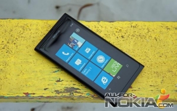 Nokia Lumia 800: король в новом платье