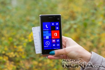 Nokia Lumia 925 и уникальный кнопочный телефон